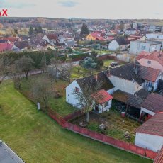 Prodej RD k rekonstrukci na vlastním pozemku o výměře 673m2 v centru Ševětína