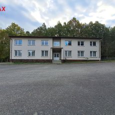 Pronájem administrativní budovy/ubytovacích prostor s parkováním, Protivín