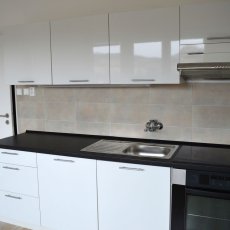 Pronájem  bytu 3+1 s balkonem, garáží, sklepem i zahrádkou v případě zájmu, Čkyně okr. Prachatice