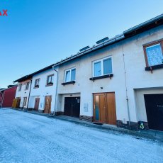 Řadový dům s garáží, 4+1 s balkonem a velkým půdním prostorem, Borová Lada - Šumava, okr. Prachatice