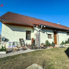 Rodinný dům Písecká Smoleč - pronájem zařízeného, rodinného domu se zahradou