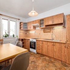 Prodej bytu 2KK, s balkónem a vybavením, Trhové Sviny