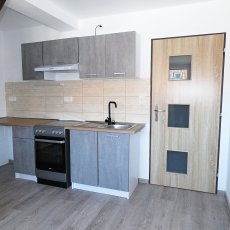 Nabízím k pronájmu podkrovní byt 1+1, 45 m2, ulice Jírovcova, Č. Budějovice.