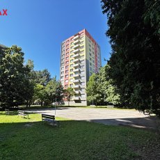 Kubatova ul. - pronájem bytu 1+1 49 m2 s balkonem, v původním stavu