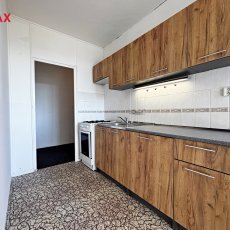 Kubatova ul. - pronájem bytu 2+kk- 49 m2 s balkonem, v původním stavu