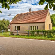Venkovský rodinný dům se samostatnou garáží a zahradou nedaleko Orlické přehrady
