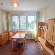 Pronájem zařízeného bytu 2+kk s balkonem, 37 m2, OV, Pražská tř. 53
