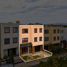 Prodej řadového rodinného domu se zahradou, 2 byty, Dobrá Voda u ČB, ulice Trávní