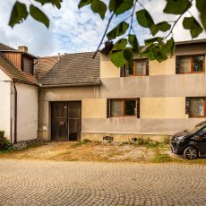 Dvougenerační bydlení na jednom pozemku – prostor pro celou rodinu a přitom každý své soukromí.