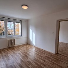 nájem bytu 2+1 s balkónem ve zděném domě s výtahem, 2.patro, Strakonice