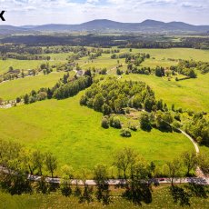 Prodej unikátního pozemku 18.492 m² v Přírodním parku Novohradské hory k výstavbě rodinného domu