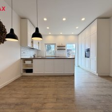 Suché Vrbné, Družstevní ul. - pronájem zděného bytu 3+1 se zahradou a terasou