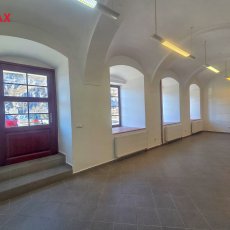 Pronájem komerčního prostoru 64 m2 s parkováním, Český Krumlov