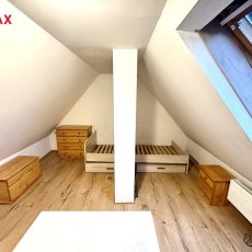 Pronájem podkrovní garsoniéry se střešním oknem, cca 25 m2, Vimperk, okr. Prachatice