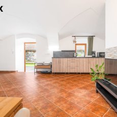 Prodej vícegeneračního domu v obci Paračov až 4 byt. jednotky, výměra celk. 1624 m2, okr. Strakonice