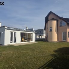 Prodej rodinného domu s dalším bytem, zahradou a garáží, ul. Krumlovská, Rožnov