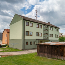 Pronájem bytu 3+1 s balkónem, Trhové Sviny ul. Okružní