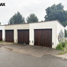 Pronájem garáže Vimperk, zastavěná plocha 21 m2. Garáž se nachází u podchodu ve Vimperku.