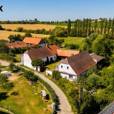 Prodej historického statku s kovárnou a zahradou – Bzí u Dolního Bukovska