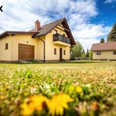 Jílovice - prodej rodinného domu s garáží a rozlehlou zahradou