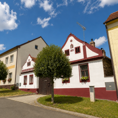 Prodej spoluvlastnického podílu, ideální 1/2 na historickém domě v Ševětíně