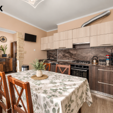 Kněžskodvorská ul. - prodej bytu 2+1, 54 m² a nebytové jednotky 56 m² v centru města