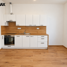 Pronájem zděného bytu 2+kk, 40 m2, ulice U Malše,  Č. Budějovice