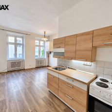 Pronájem zděného bytu 4+kk s parkováním, 72 m2, ul. Fráni Šrámka