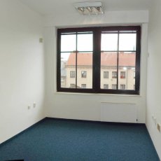 Pronájem kancelářských prostor v blízkosti náměstí, 12 m2, Broumov