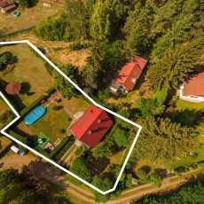 Prodej zděné chaty u Slapské přehrady Vestec u Hříměždic  s velkým pozemkem.