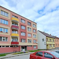 Prodej pěkného bytu 2+1 s balkónem v OV po rekonstrukci, České Velenice