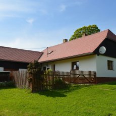 Prodej rodinného domu Stachy, celková výměra s pozemky 4116 m2