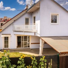 Prodej RD se zahradou, krytým parkovacím stáním a bazénem se zastřešením