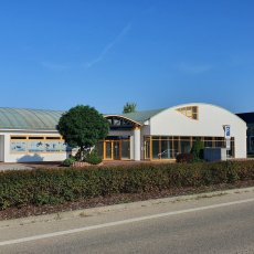 Pronájem obchodních prostor 771 m2 s vlastním parkovištěm, Borek u Českých Budějovic