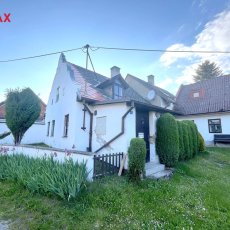 Prodej RD 2x 2+1 se zahradou. Celková výměra 910 m2,  obec Hory Matky Boží, okr. Klatovy