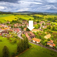 Prodej domu se 4 byt. jednotkami po rekonstrukci v obci Paračov, 1624 m2, okr. Strakonice