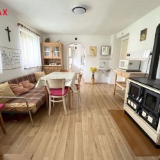 Prodej šumavské chalupy 4+1 se zahradou a pozemky o celkové výměře 4262 m2 obec Stachy - Šebestov